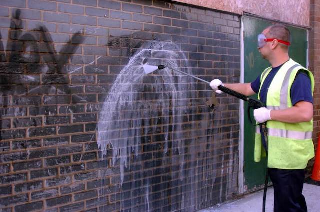 graffiti removal in woodlands
